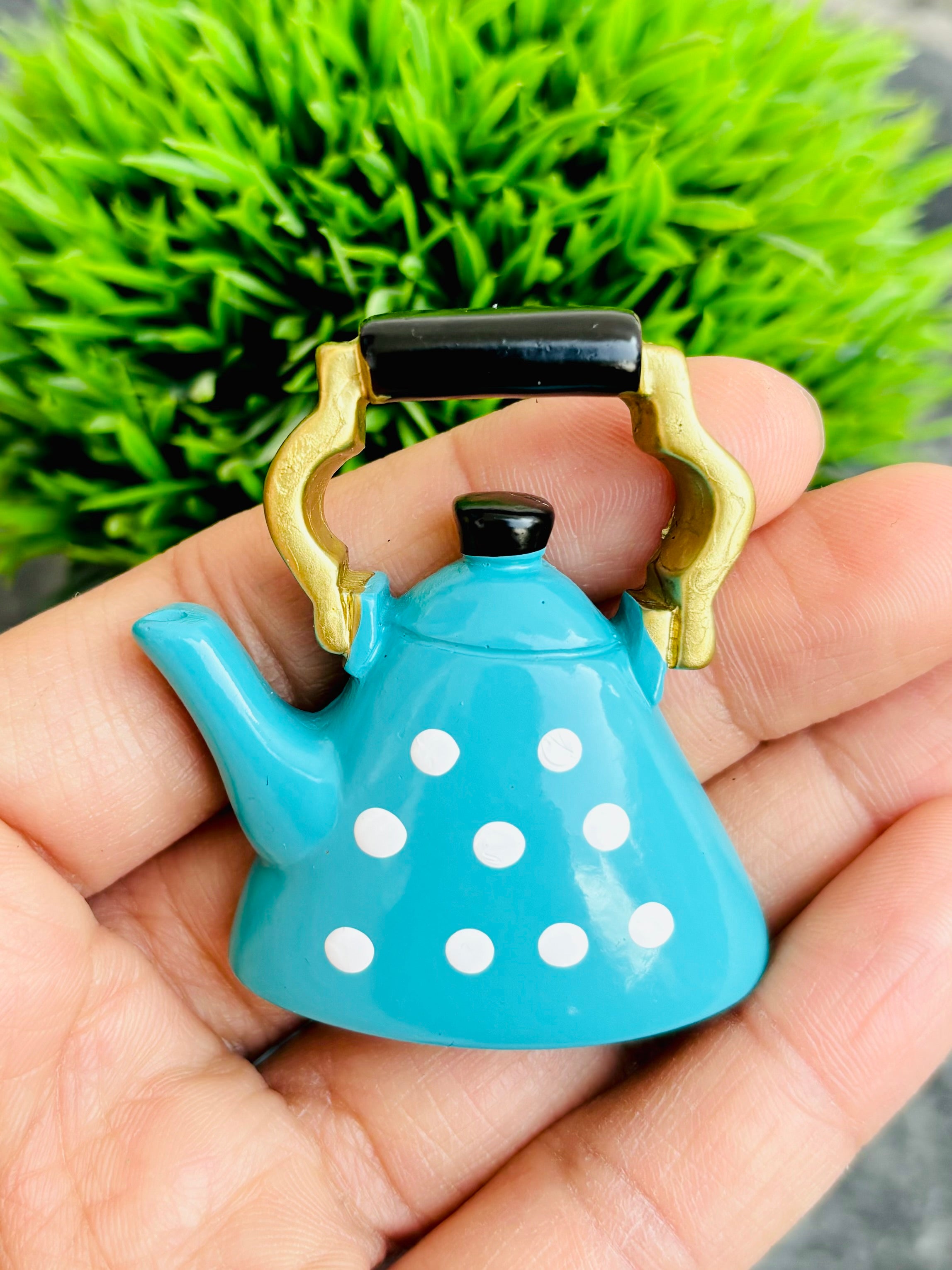 WARMINGO DE Kettle Miniature Fridge Magnet | Home Decor Item | Kitchen Decor Item | Imported Fridge Magnets , 1 Pack